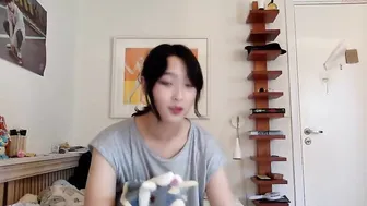 moyyango charming takes off the dress