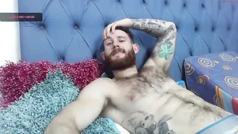 montuna busty brunette chats in free chat