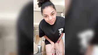 mariaaskyy experienced woman paws lips sex