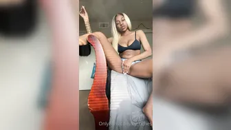 kyrichess Pretty brunette