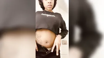 kyrichess fucks herself in the pussy with a toy