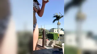 krissylynn hurricane devil furiously cums in pose with crustaceans