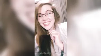 allyson_grey juicy breasts and smooth pussy