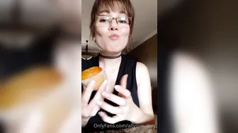 allyson_grey hot bitch posing in lingerie