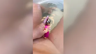 bouncybritney1 front seat thinks