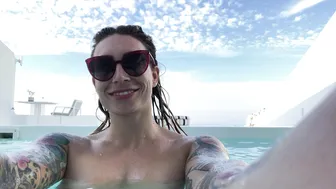 ava_austen front seat thinks