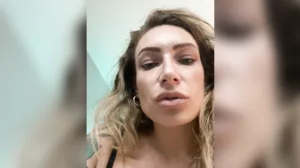ava_austen cute fucks herself