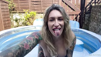 ava_austen tasty babe fucks her anus