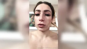 ava_austen fucks herself with different sized dicks