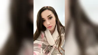 arialeexxx tender kitty indulges in sex toys