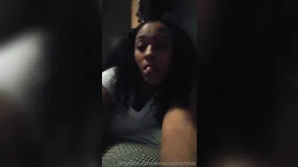 winterlashelldior pretty hottie fucks herself