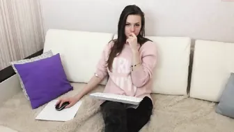 pretty_rebecca playing with dildo