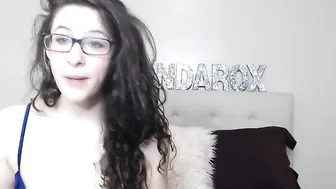 amandarox Crazy woman masturbating cunt with hand