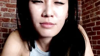 jakkychew1 Busty babe fucks herself in her pussy