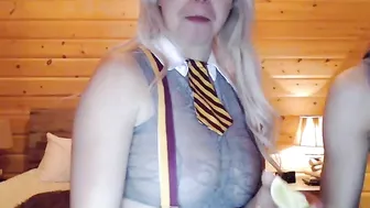 riley_parks Busty chick caresses shaved foil