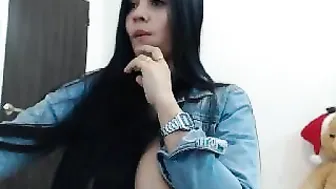 lucy_robert Gorgeous girl caresses big tits