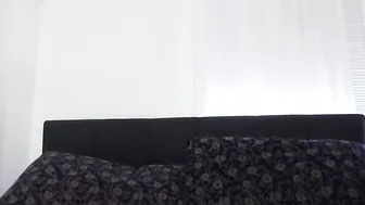 busty_ir_housewife Cute lady caresses shaved vagina