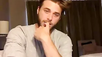 hot8pack01 Beautiful slut plows pussy with phallus