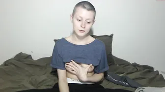 schocki44 busty bitch jerks pussy with phallus