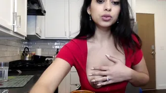 saravunovix Pretty lady