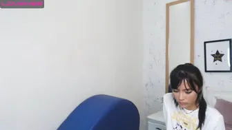 samara_paige cute girl caresses her charms