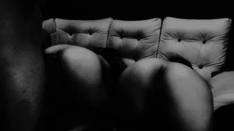 room_kitty busty chick talks in french