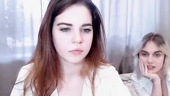 roni_eva charming courtesan jerks pussy with dildos