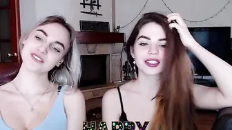 roni_eva cute women lick nipples