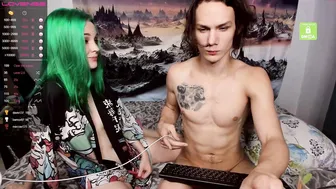 richard_and_cindy_ beautiful lady shows gorgeous body