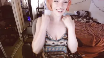 rhaenys jerking whore on the background of new york