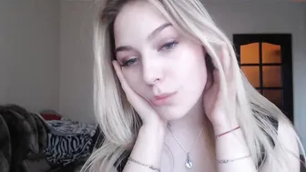 raspberries_ Sexy chick