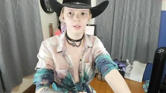 rainbow_sherbet charming bitch jerks pussy and cums