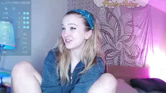 phoebepotter beautiful vigorously fingering pussy