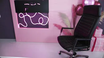 nendaranel luxurious mare caresses hairy cunt