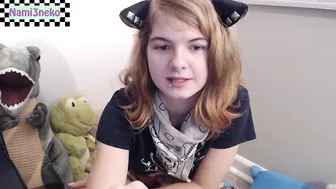 nami3neko teen black-haired chick talks coquettishly on camera