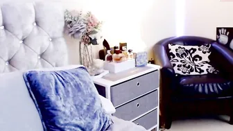 myassistant thick blonde body masturbates pussy