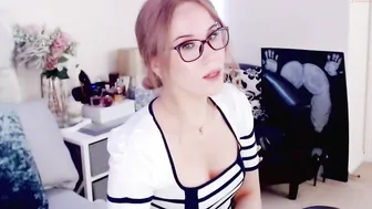 myassistant in  private e agreed to take off her underwear