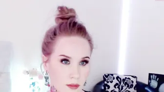 myassistant Wicked chick sucks off a fat dick