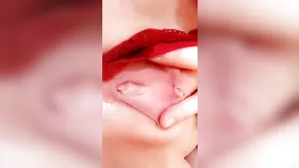 Mia Malkova onlyfans  to the cute chick rubs her clit