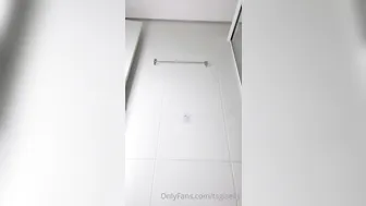 Giselly Angel onlyfans  skinny bitch jerking pussy with phallus