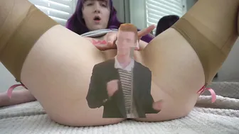 missprincesskay busty mare is hammering her anus