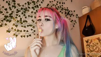 hellbunny2k Lacy brunette