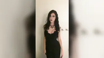 lady_in_the_streets Onlyfans  Sexy small