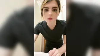 Ella Hollywood   26 October 2020