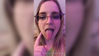 Codi Vore   beautiful lady shows gorgeous body