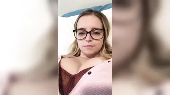 Codi Vore   crazy queen gently pulls the vagina