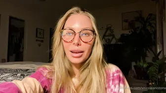 xnicoleanistonx   juicy babe creases her tits