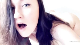 xmishacrossx and finally decided to jerk off her shaved pussy