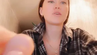 xmishacrossx exquisite bitch pulls pussy