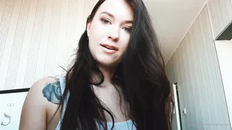 xmishacrossx takes off her panties